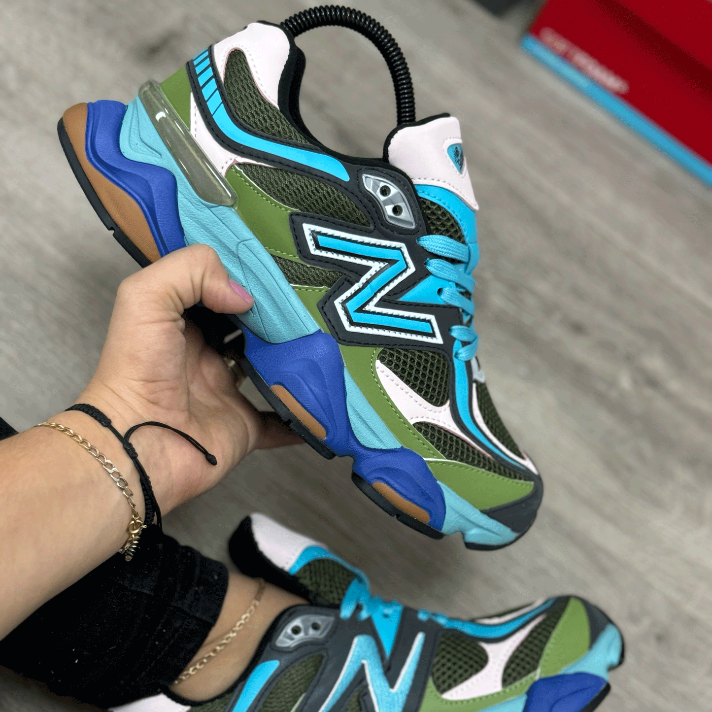 NEW BALANCE